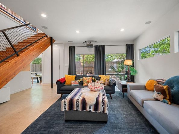 1411 E 2nd ST B2, Austin TX 78702