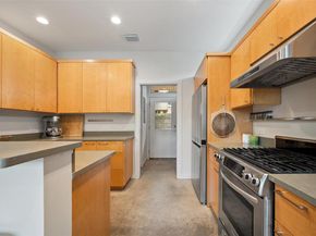 1411 E 2nd ST B2, Austin TX 78702