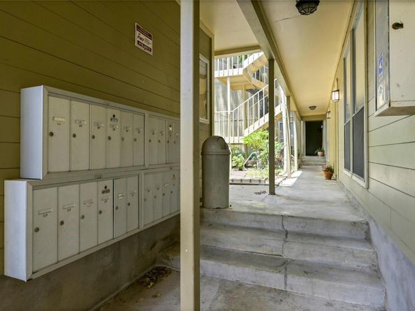 202 E 45th ST 103, Austin TX 78751