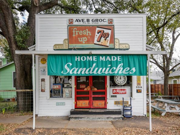 202 E 45th ST 103, Austin TX 78751