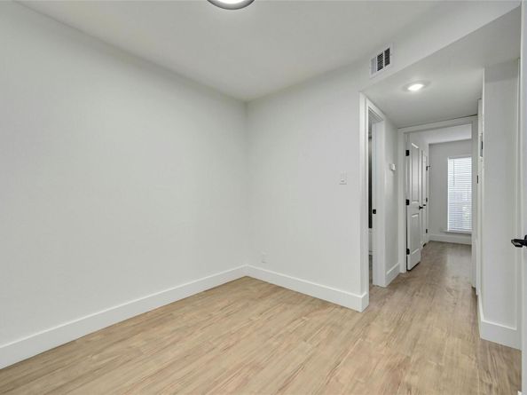 202 E 45th ST 103, Austin TX 78751