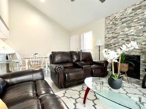 2902 Cole ST 311, Austin TX 78705