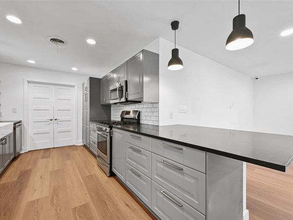 5600 Delwood DR, Austin TX 78723