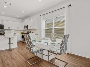 432 Wolf Springs RD, Georgetown TX 78628