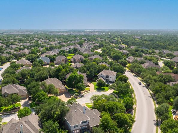 205 Crosswind CT, Cedar Park TX 78613