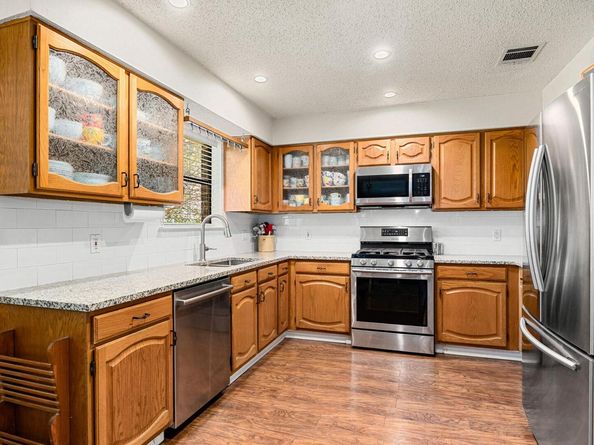 17509 Klamath Falls DR, Round Rock TX 78681