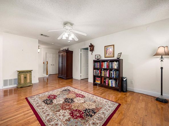 17509 Klamath Falls DR, Round Rock TX 78681