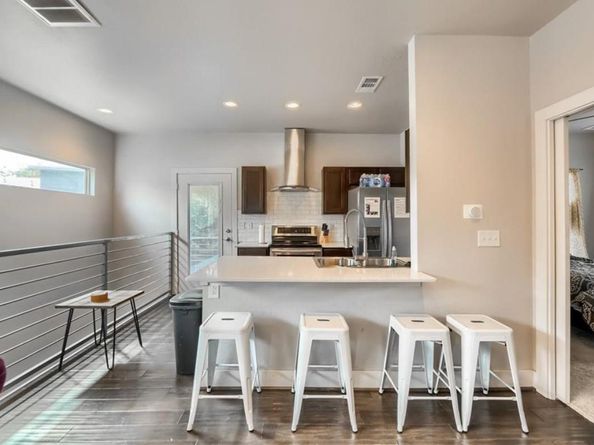 1302 E 3rd ST B, Austin TX 78702