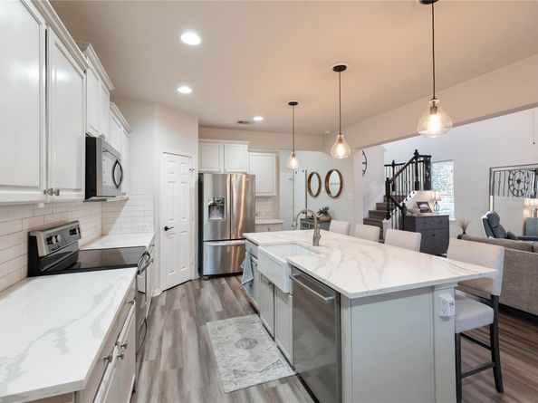10144 Wading Pool PATH, Austin TX 78748