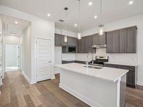 200 W 56th ST 8103, Austin TX 78751
