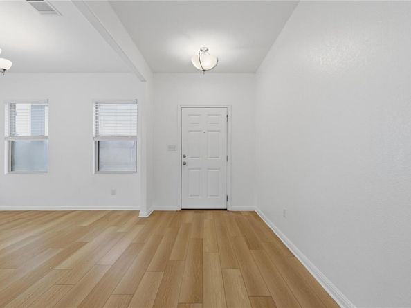 12900 Cerro Castellan TRCE, Manor TX 78653
