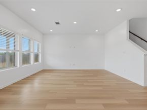12900 Cerro Castellan TRCE, Manor TX 78653
