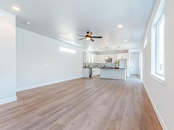 1130 Spur ST A, Austin TX 78721
