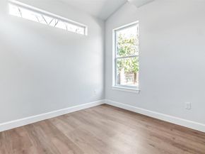 1130 Spur ST A, Austin TX 78721