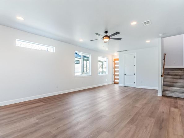 1130 Spur ST A, Austin TX 78721