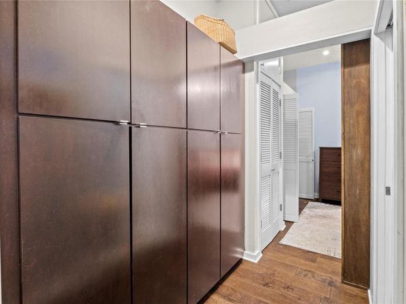 507 Sabine ST 509, Austin TX 78701