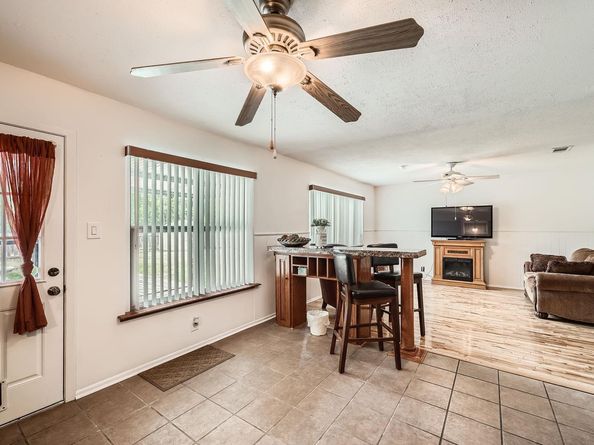 914 Hermitage DR, Austin TX 78753