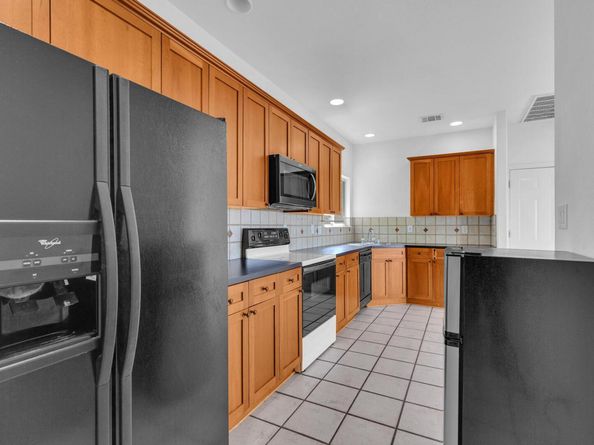 403 Rogart DR, Spicewood TX 78669