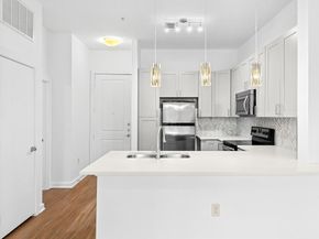 1900 Barton Springs RD 2021, Austin TX 78704
