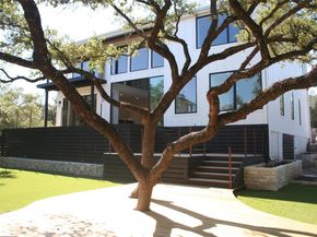 909 Cat Hollow Club DR, Spicewood TX 78669