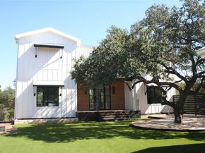 909 Cat Hollow Club DR, Spicewood TX 78669