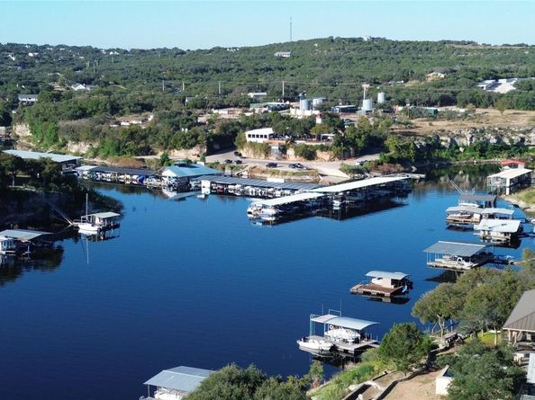 909 Cat Hollow Club DR, Spicewood TX 78669