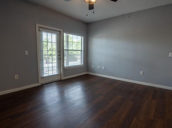2320 Gracy Farms LN 821, Austin TX 78758