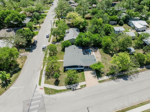 7706 Delafield LN, Austin TX 78752