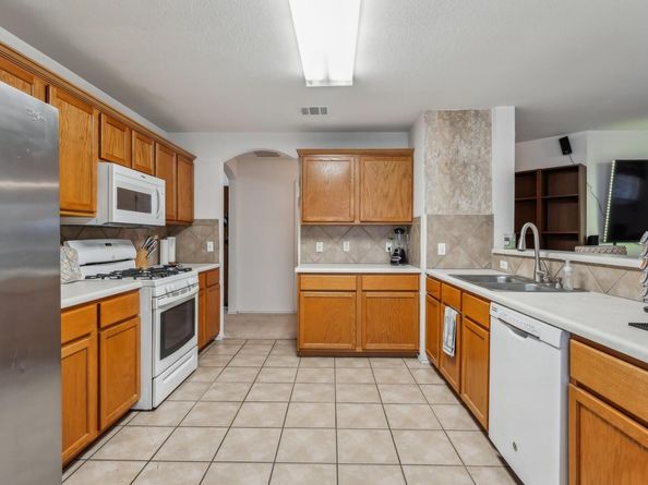 408 Glen Valley LN, Leander TX 78641