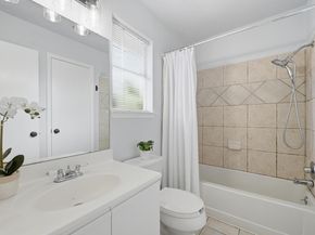 1015 E Yager LN 27, Austin TX 78753