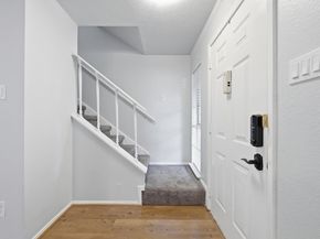 1015 E Yager LN 27, Austin TX 78753