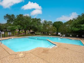 1015 E Yager LN 27, Austin TX 78753