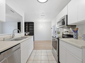 1015 E Yager LN 27, Austin TX 78753