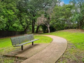1015 E Yager LN 27, Austin TX 78753