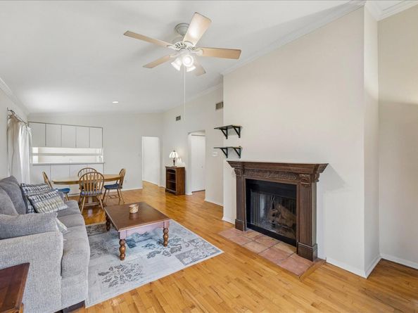 409 E 38th ST 302, Austin TX 78705