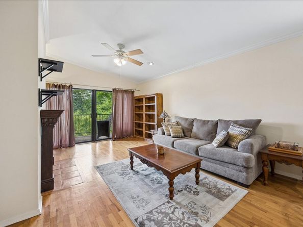 409 E 38th ST 302, Austin TX 78705