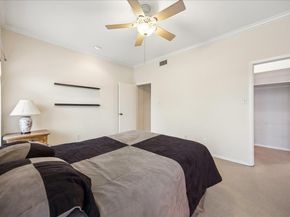 409 E 38th ST 302, Austin TX 78705