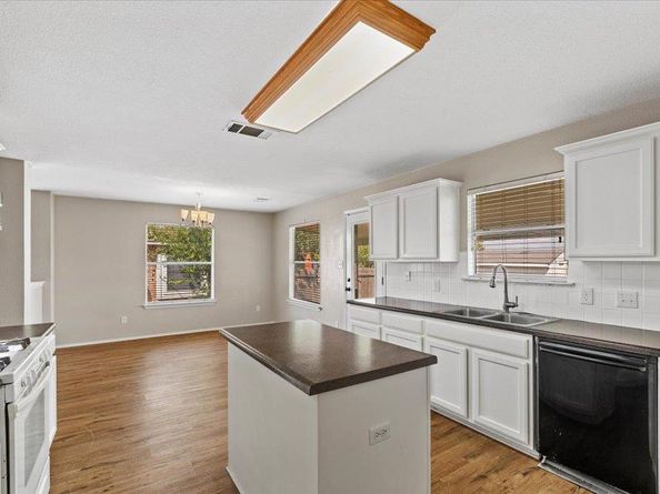1612 Rossport BND, Leander TX 78641
