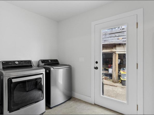 1104 Perry RD, Austin TX 78721