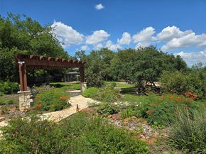 6806 Winterberry DR, Austin TX 78750