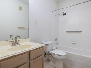 2100 Pipers Field DR 30, Austin TX 78758