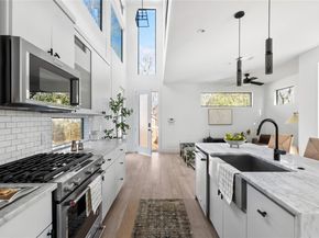 2804 E 22nd ST B, Austin TX 78722