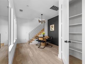 2804 E 22nd ST B, Austin TX 78722