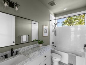 2804 E 22nd ST B, Austin TX 78722