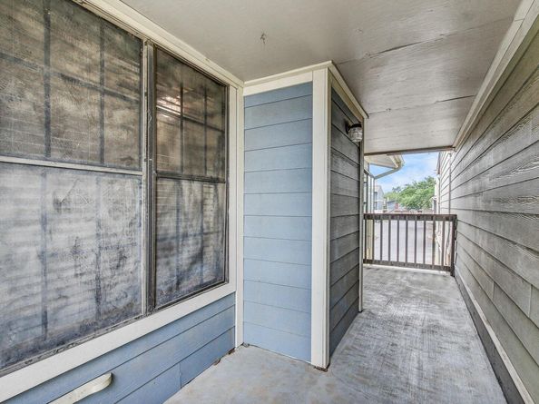 2215 Post RD 2022, Austin TX 78704