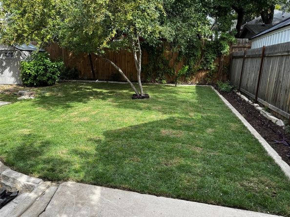 806 E 32nd ST, Austin TX 78705