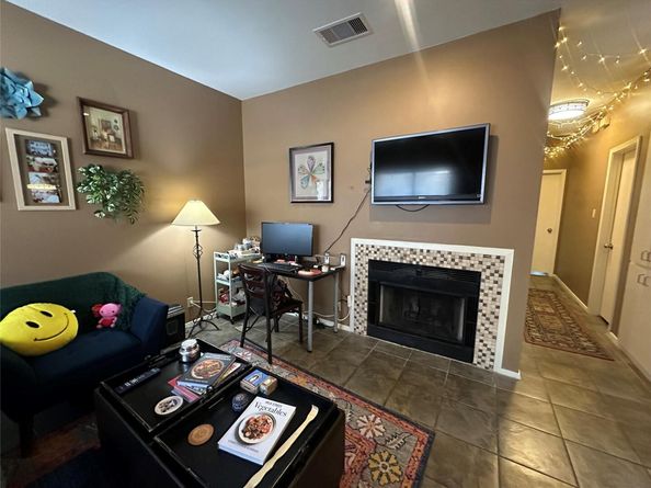 106 E 30th ST 203, Austin TX 78705