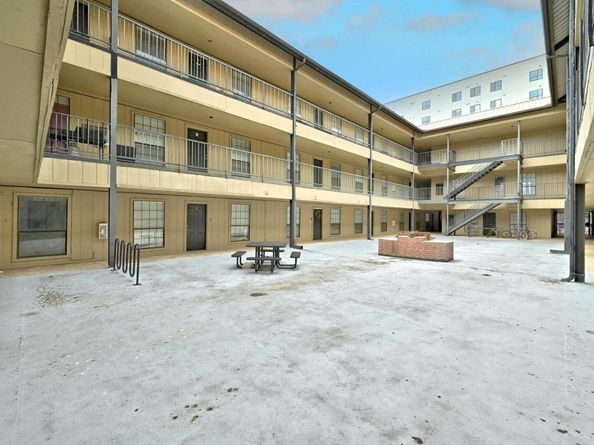 2401 Leon ST 306, Austin TX 78705