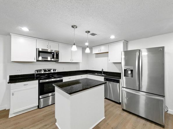 2401 Leon ST 306, Austin TX 78705