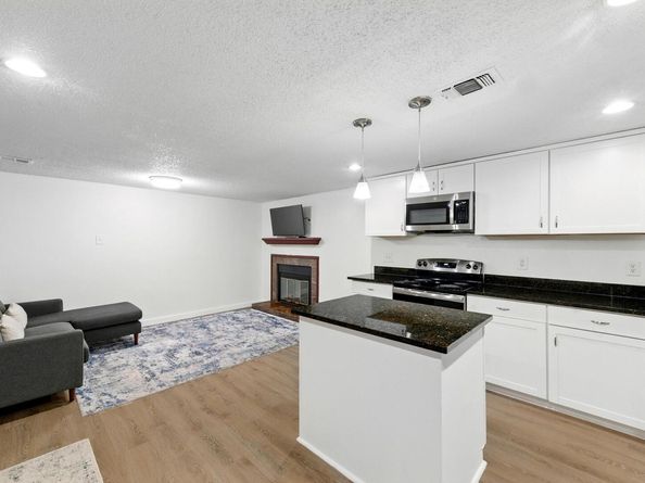 2401 Leon ST 306, Austin TX 78705